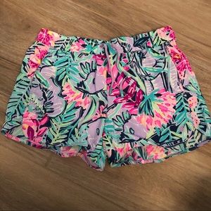 Lilly Pulitzer Run Around Shorts